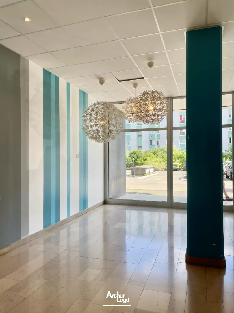 Bureaux à louer à LILLE: accessibilité métro et axe routiers en bas du bâtiment ! 