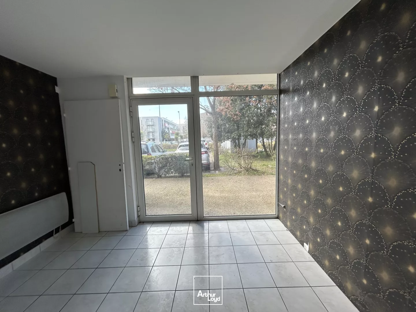 LOCATION - TRIGNAC - 85 m2 - AUCHAN - LOCAL COMMERCIAL