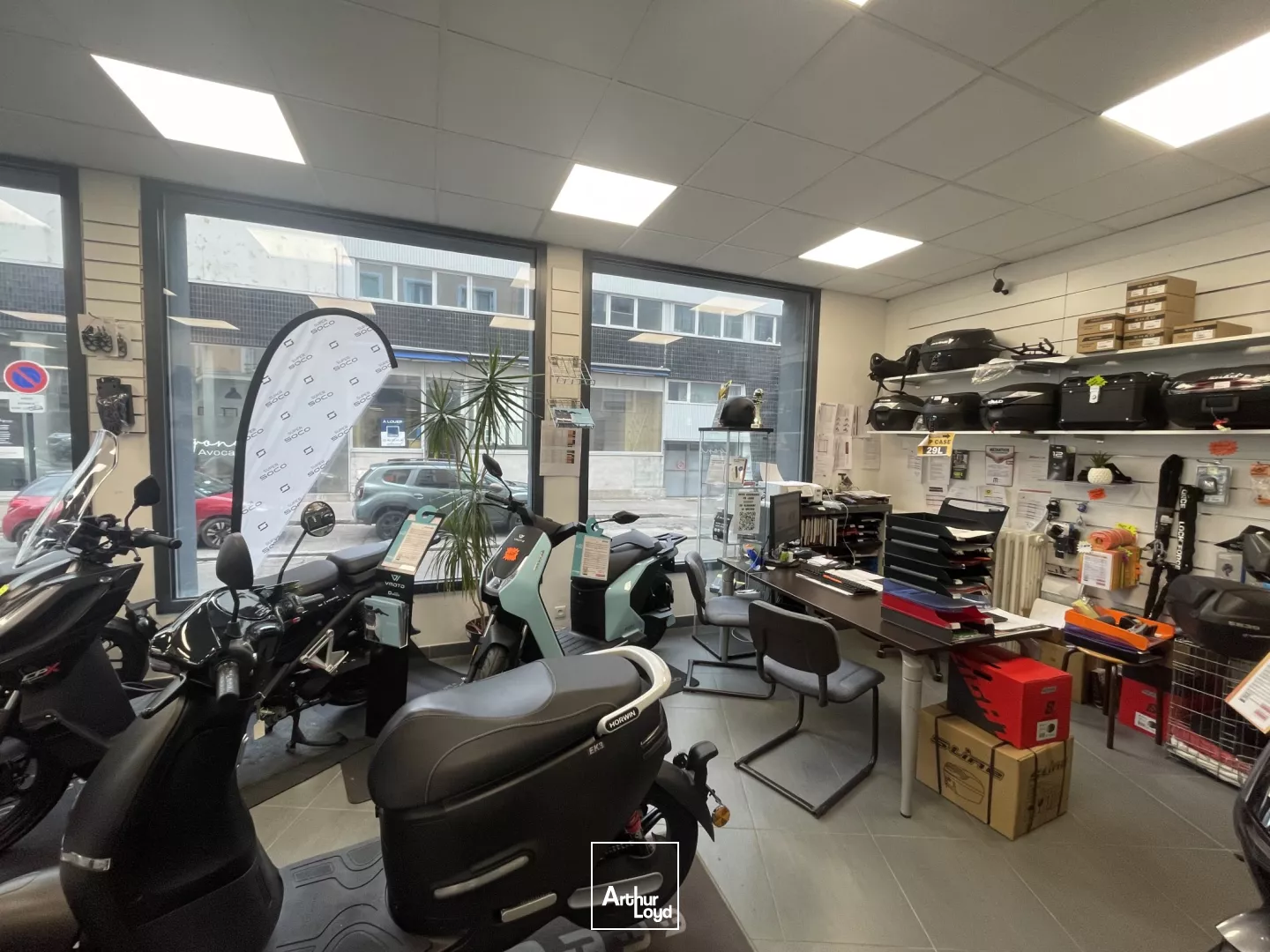 Local à louer ile de Nantes CHU - commerce stockage 400 m2