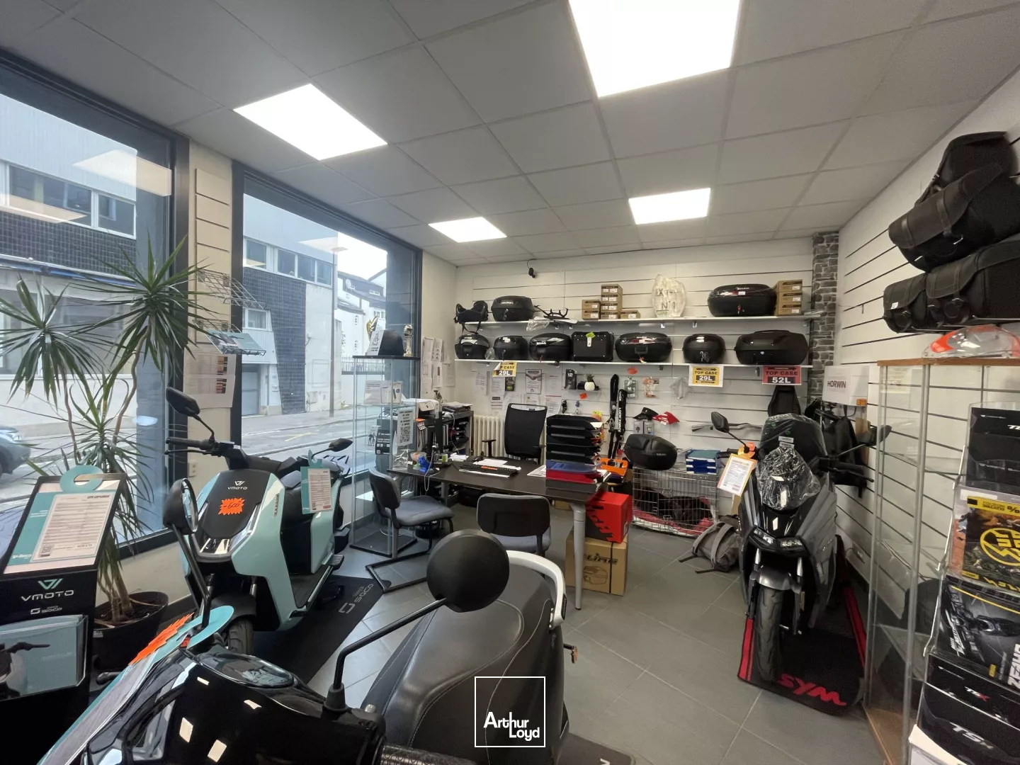 Local à louer ile de Nantes CHU - commerce stockage 400 m2