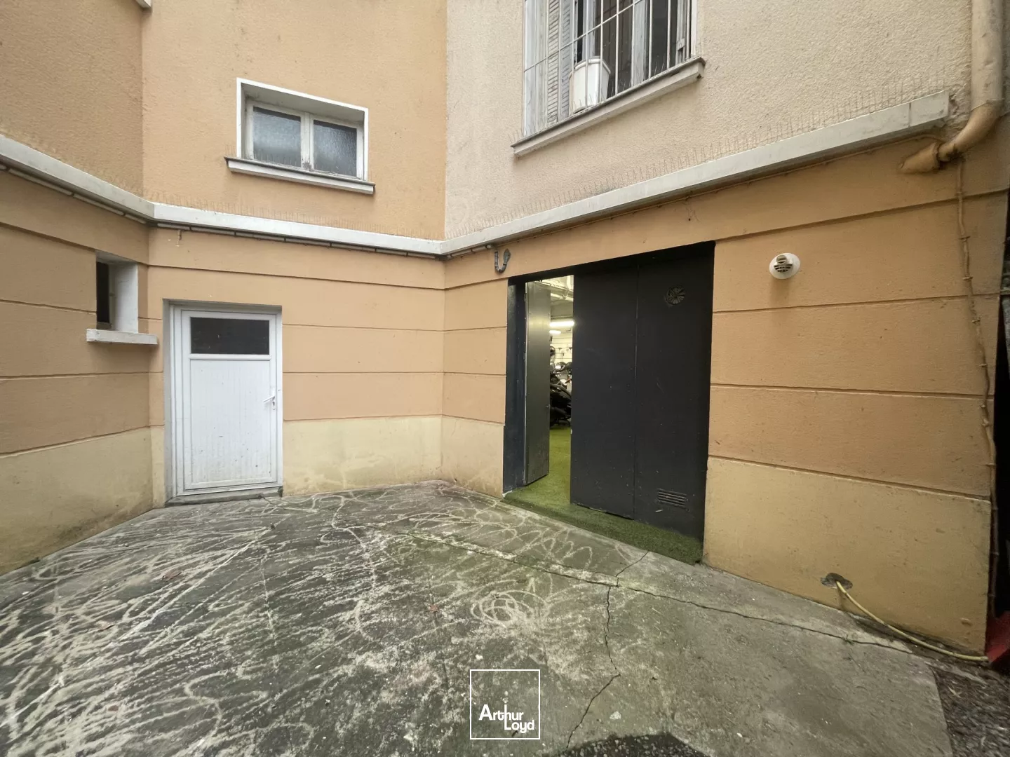 Local à louer ile de Nantes CHU - commerce stockage 400 m2