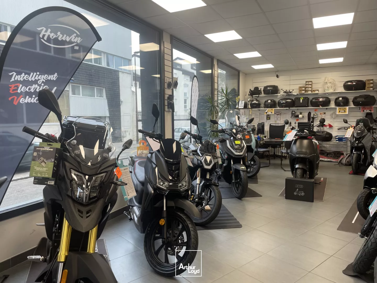 Local à louer ile de Nantes CHU - commerce stockage 400 m2