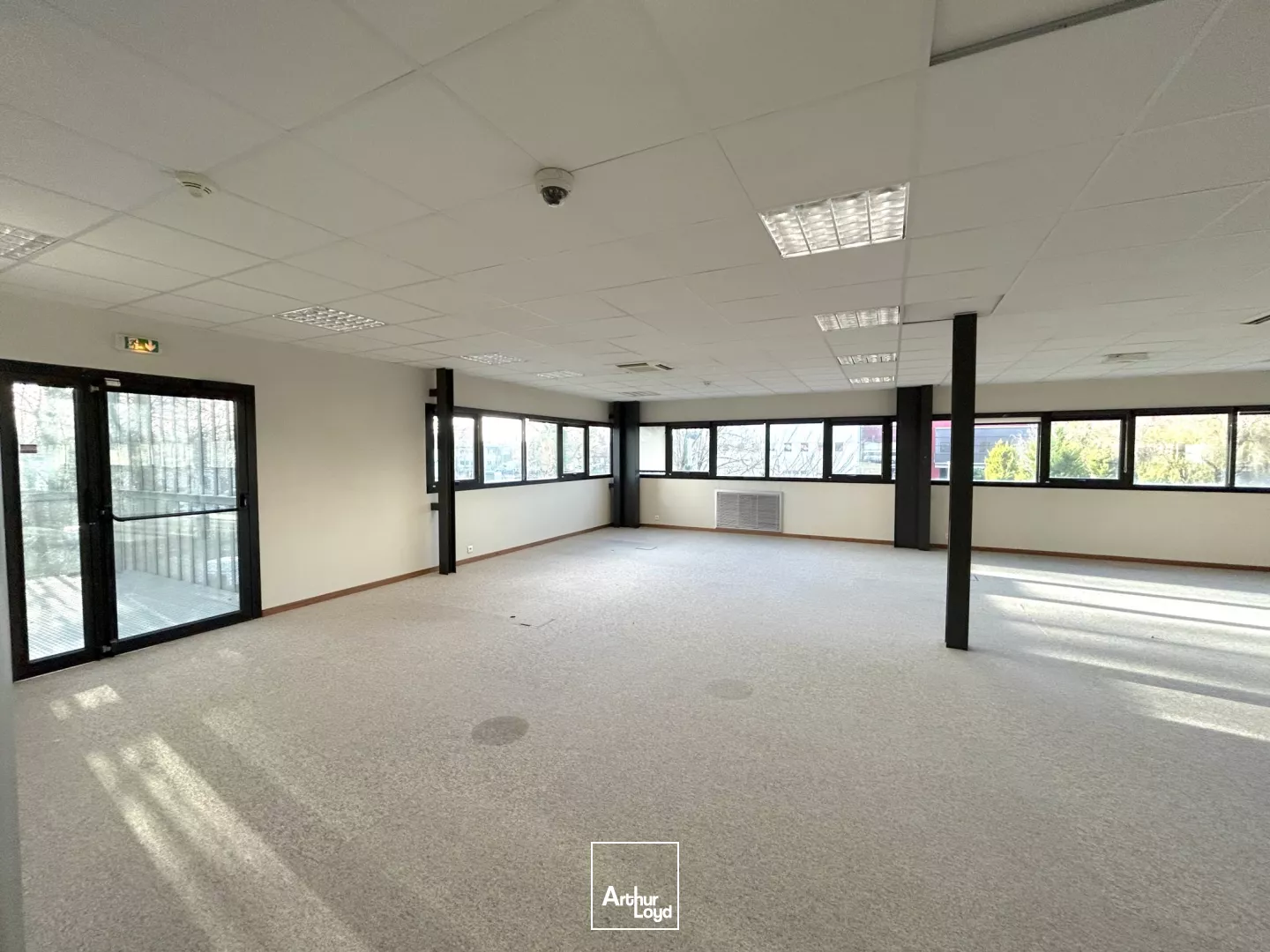 A louer - 1053 m² de bureaux - Mérignac Kennedy