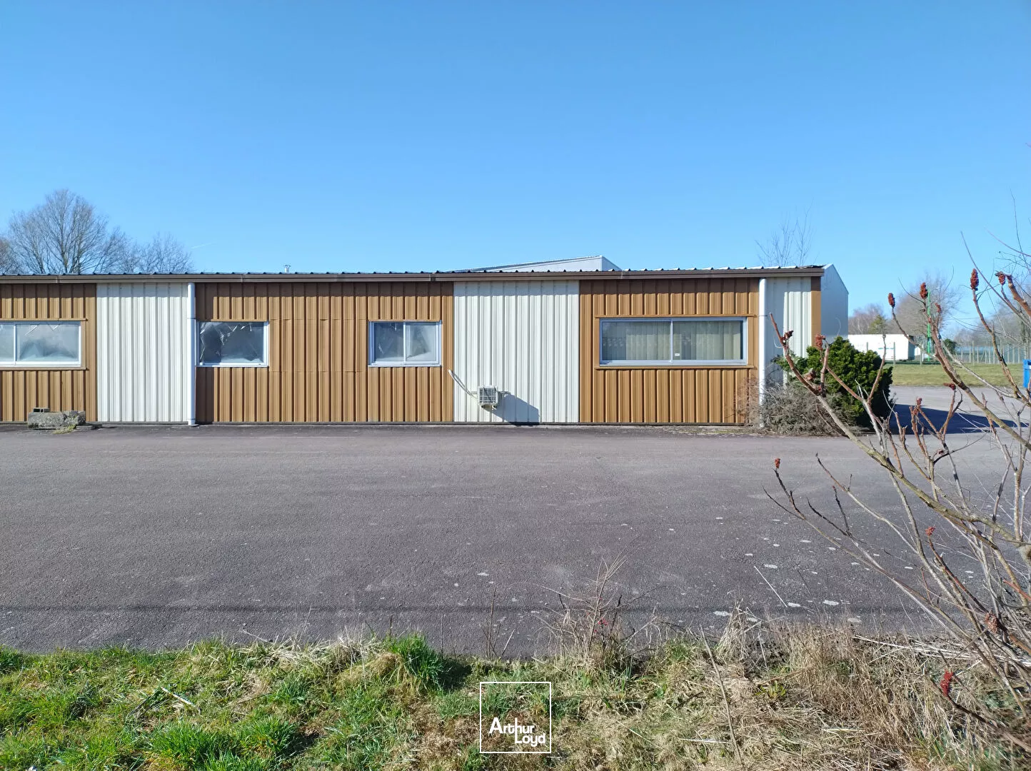 COUZEIX Local d'activité 250 m² pour investisseur