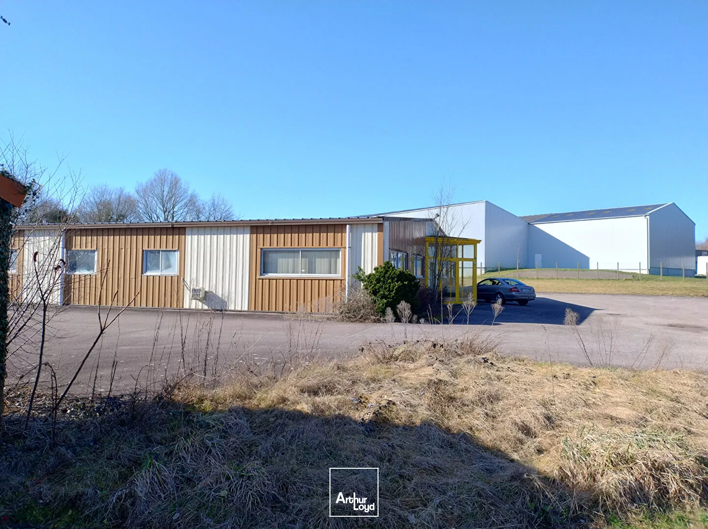 COUZEIX Local d'activité 250 m² pour investisseur