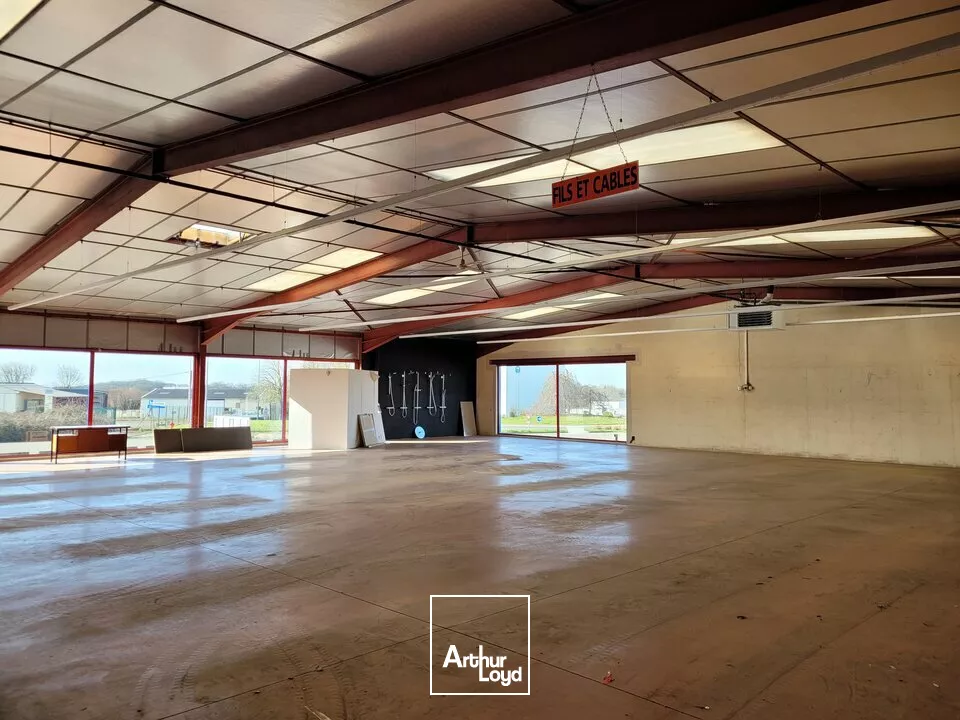 VENTE LOCAL 1000m² INDEPENDANT SOLESMES