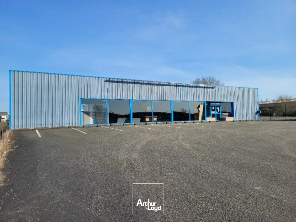 VENTE LOCAL 1000m² INDEPENDANT SOLESMES
