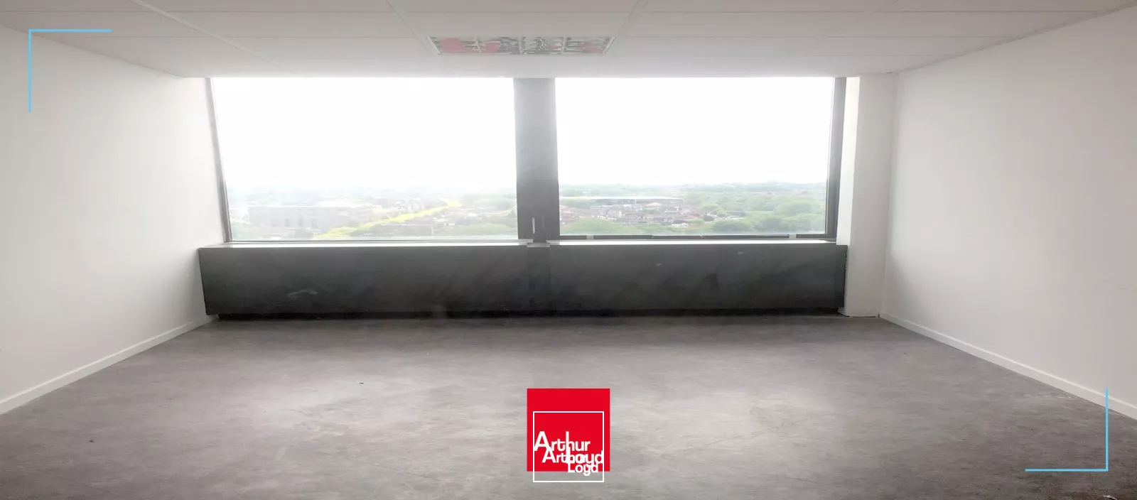 Tour Mercure - Petites surfaces de Bureaux à Louer - A Proximité des Gares