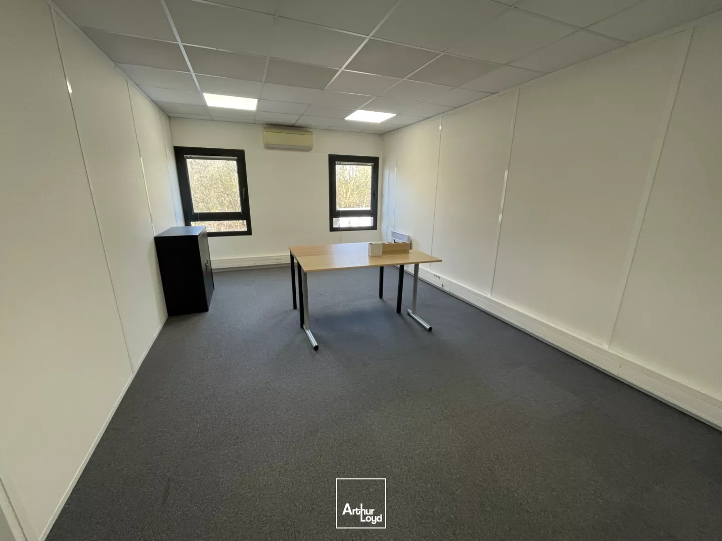 Bâtiment mixte bureaux/ stockage à louer - Emplacement stratégique La Pilaterie, proche axes majeurs