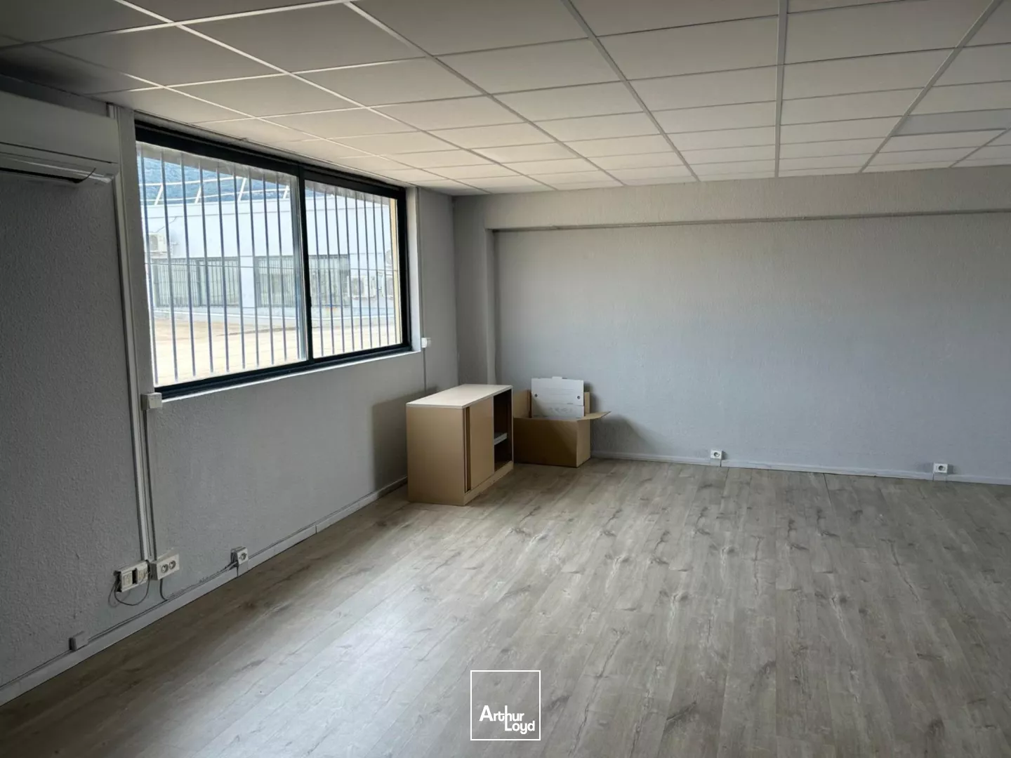 Bureaux lumineux à louer - ZA Les Paluds - Aubagne