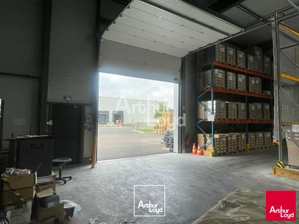 LA CHAUSSÉE SAINT VICTOR - LOCATION LOCAL D'ACTIVITÉ DE 450 M² - ACCÈS A10 IMMÉDIAT