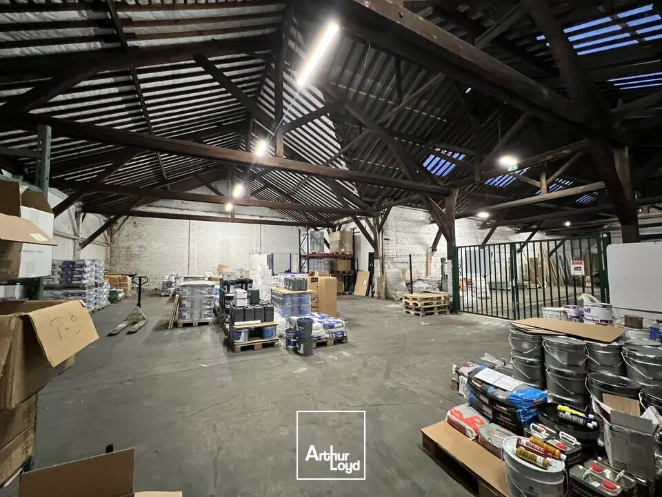A LOUER - SHOW-ROOM & ENTREPÔT - 1 050 m2