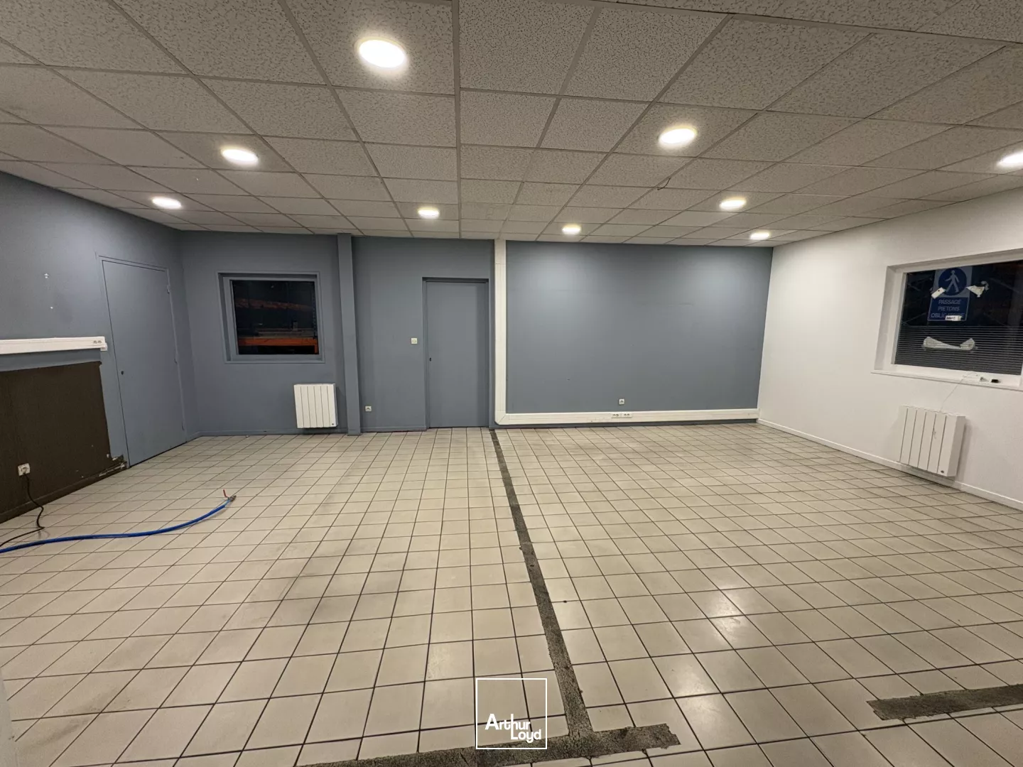 A LOUER LOCAL D'ACTIVITÉ 3486 M2 SECTEUR CLERMONT