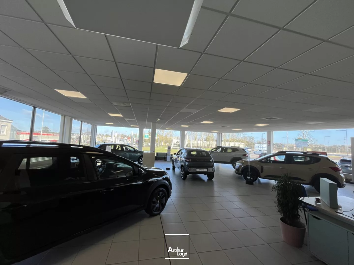 EMPLACEMENT COMMERCIAL DANS ROND POINT PÉRIPHÉRIE ORLEANS NORD 