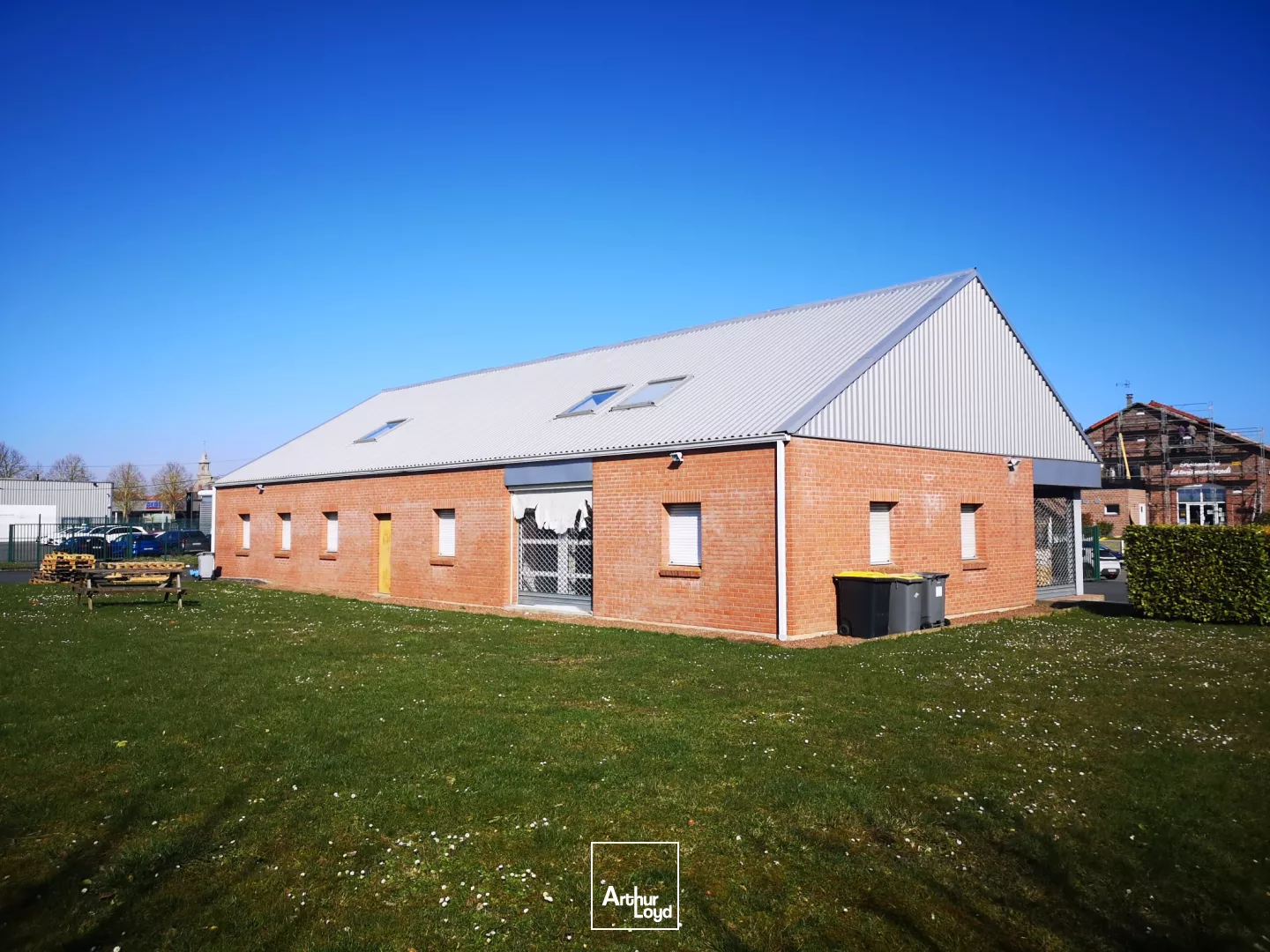 Entrepôt à LOUER à VENDRE à Cambrai 