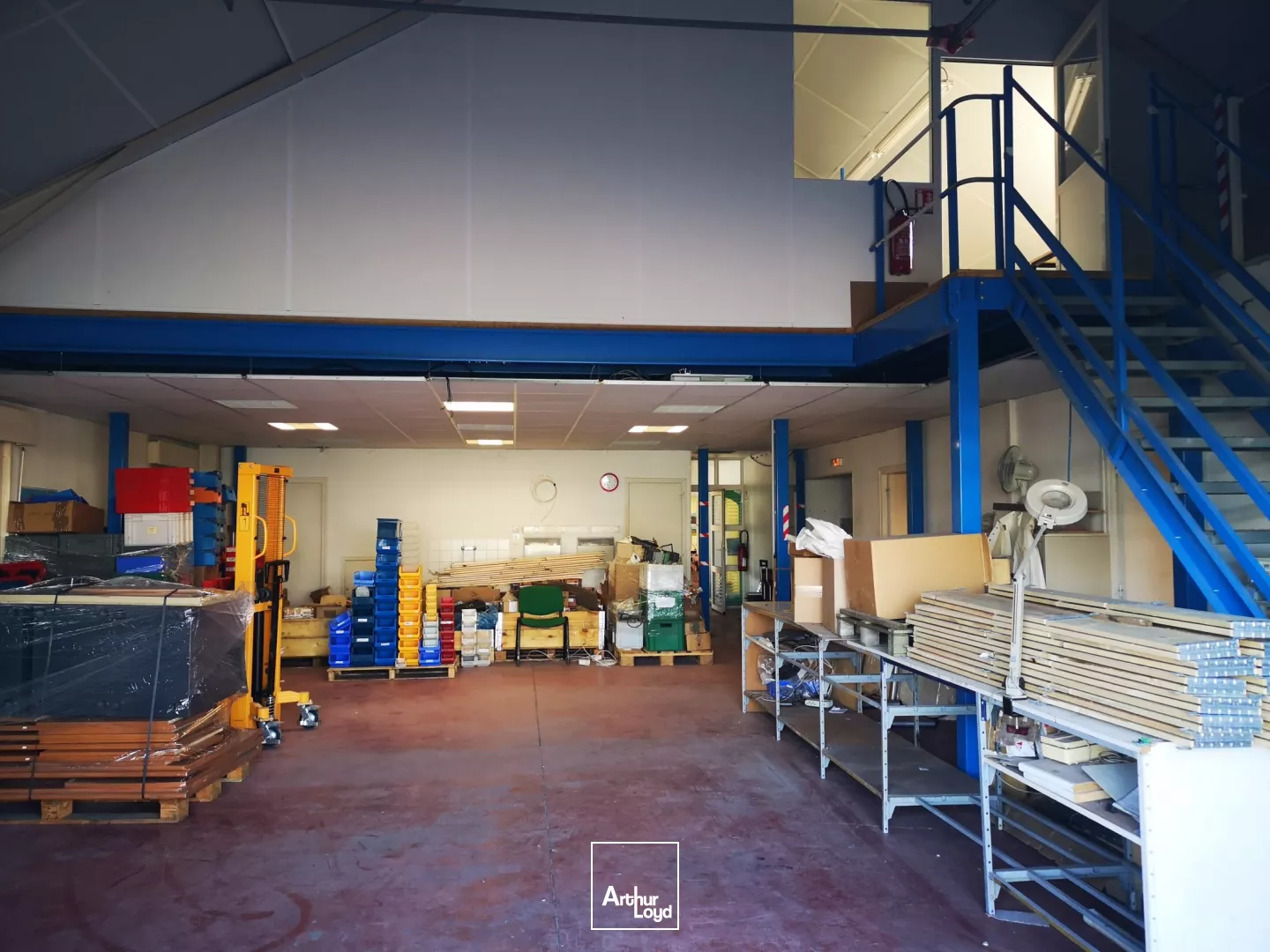 Entrepôt à LOUER à VENDRE à Cambrai 