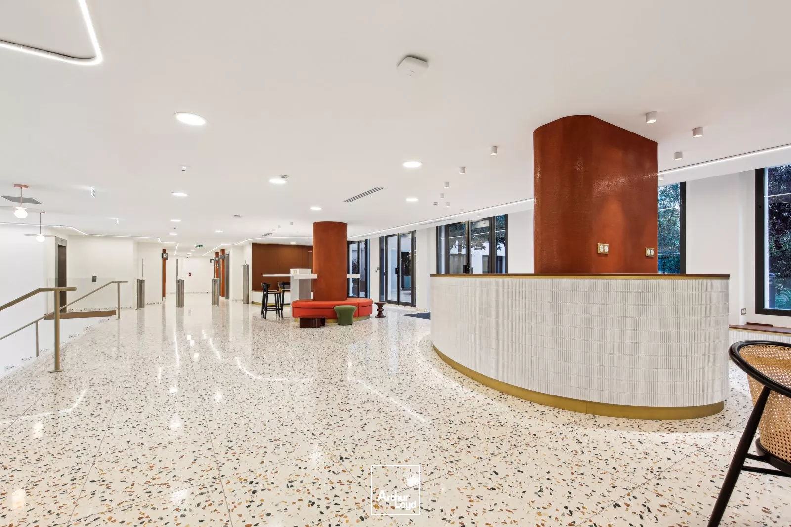 Bureaux rénovés en premier jour - Rooftop 360° avec vue tour Eiffel- pied de métro et RER