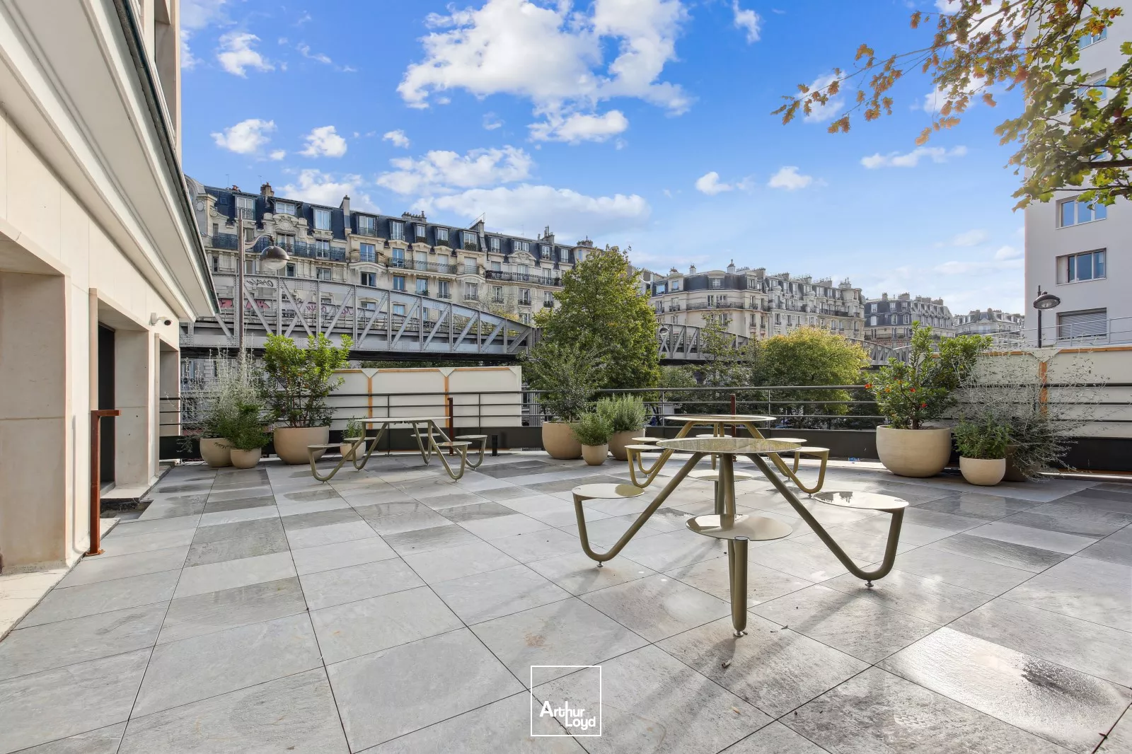 Bureaux rénovés en premier jour - Rooftop 360° avec vue tour Eiffel- pied de métro et RER