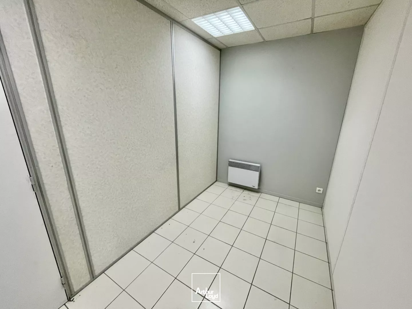 Bureaux à louer à LE MESNIL ESNARD 76240