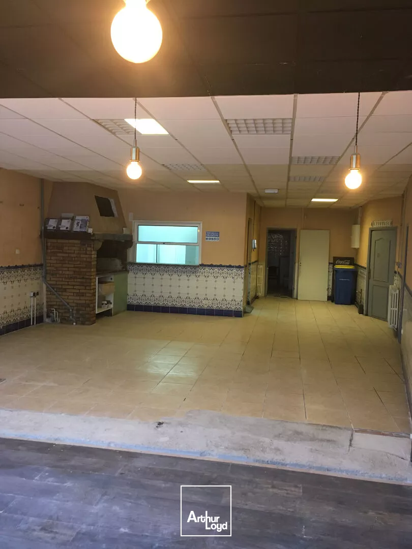 A vendre secteur Montjovis - Local commercial 100 m² - Restauration possible