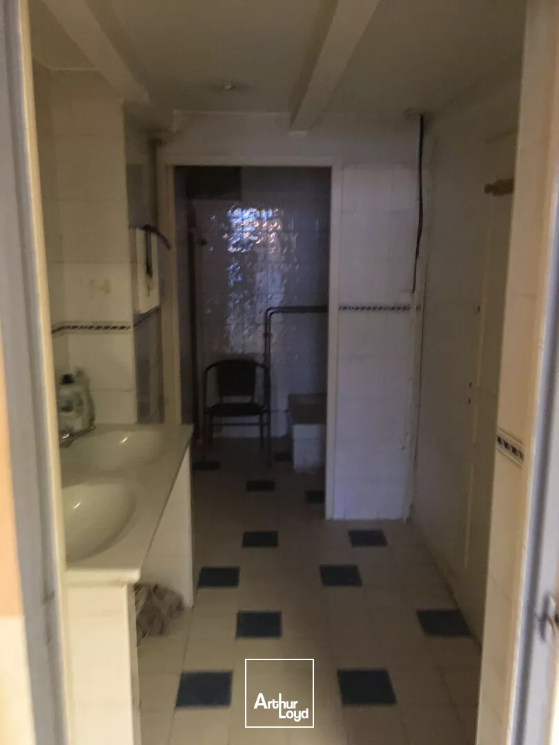 A vendre secteur Montjovis - Local commercial 100 m² - Restauration possible