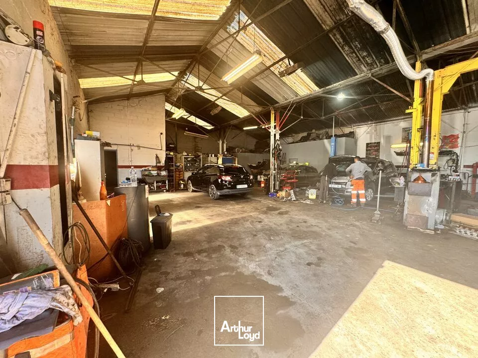 ESVRES SUR INDRE ZONE EVEN PARC ENTREPOT A VENDRE 518 M² TERRAIN CLOS ET BUREAUX