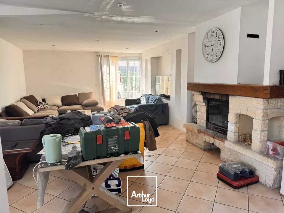 ESVRES SUR INDRE ZONE EVEN PARC ENTREPOT A VENDRE 518 M² TERRAIN CLOS ET BUREAUX