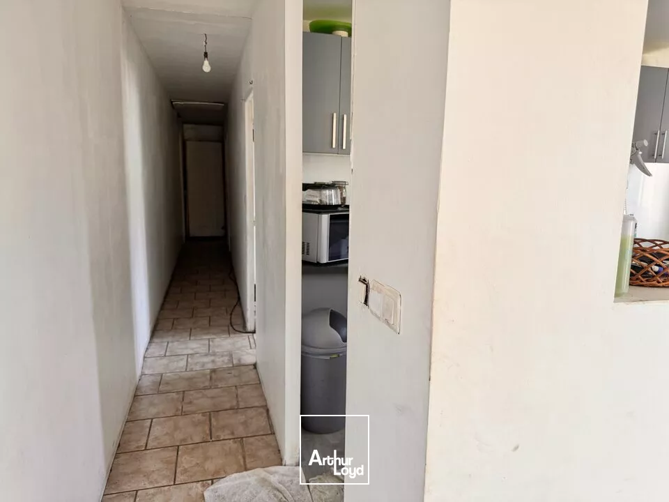 ESVRES SUR INDRE ZONE EVEN PARC ENTREPOT A VENDRE 518 M² TERRAIN CLOS ET BUREAUX