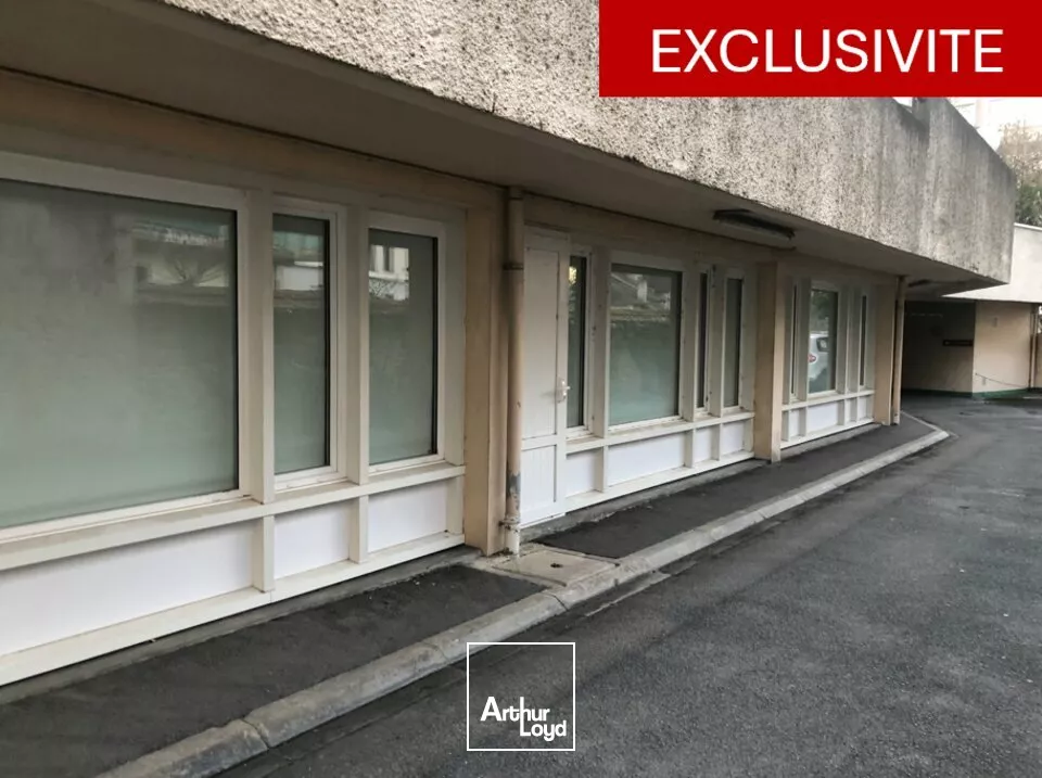 A VENDRE - LOCAL DE BUREAUX - BOURGES