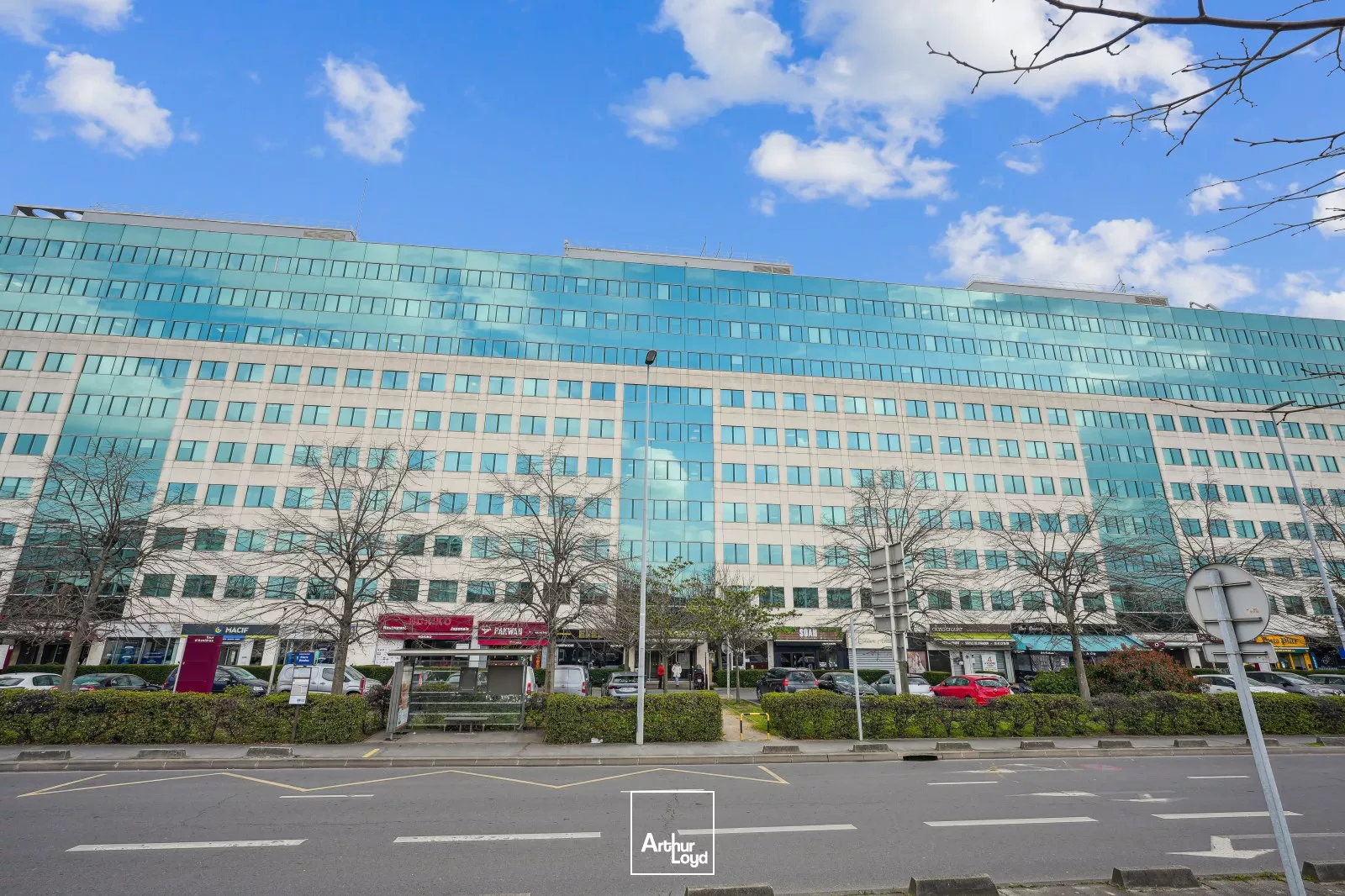 Nouveaux bureaux à acquérir - Facilité d'aménagement - Quartier animé d'Asnières sur Seine 