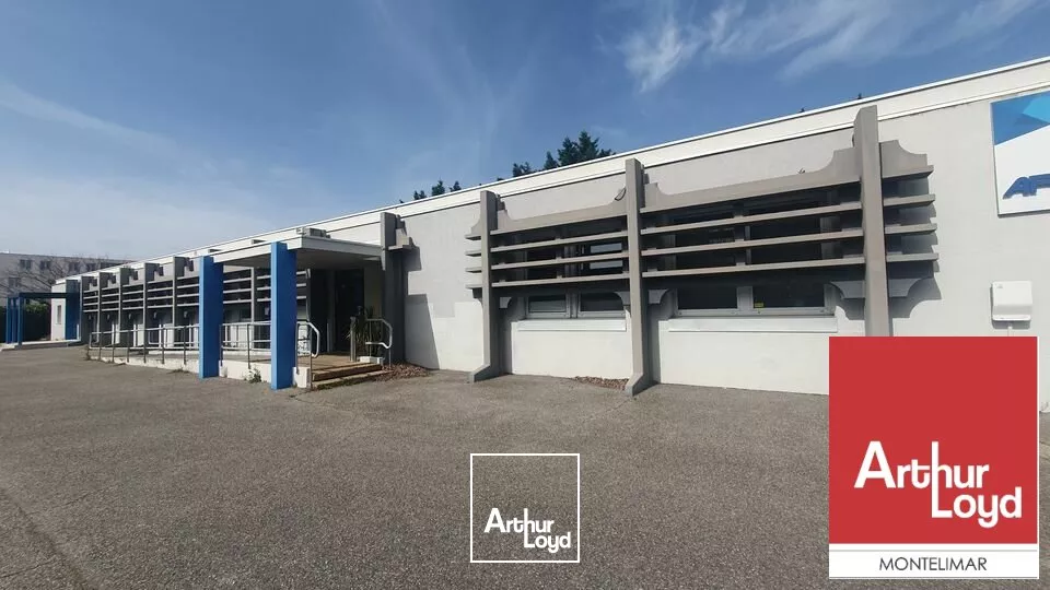 PIERRELATTE - PROCHE CENTRE -VILLE - A LOUER BUREAUX EN RDC DE 240 M2 ENVIRON