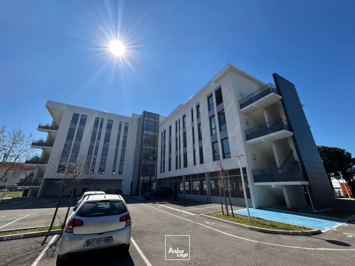 Bureaux à louer - Proximité transports et autoroutes - 13014 Marseille