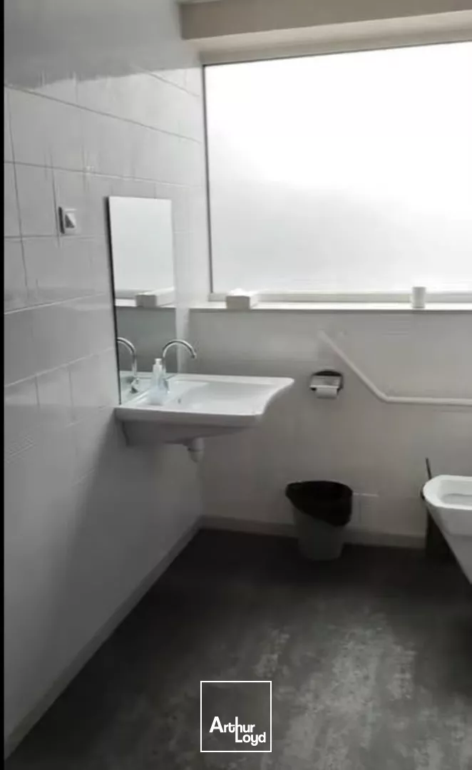 Local commercialde 90m2 à vendre - Emplacement stratégique au coeur d'Hazebrouck