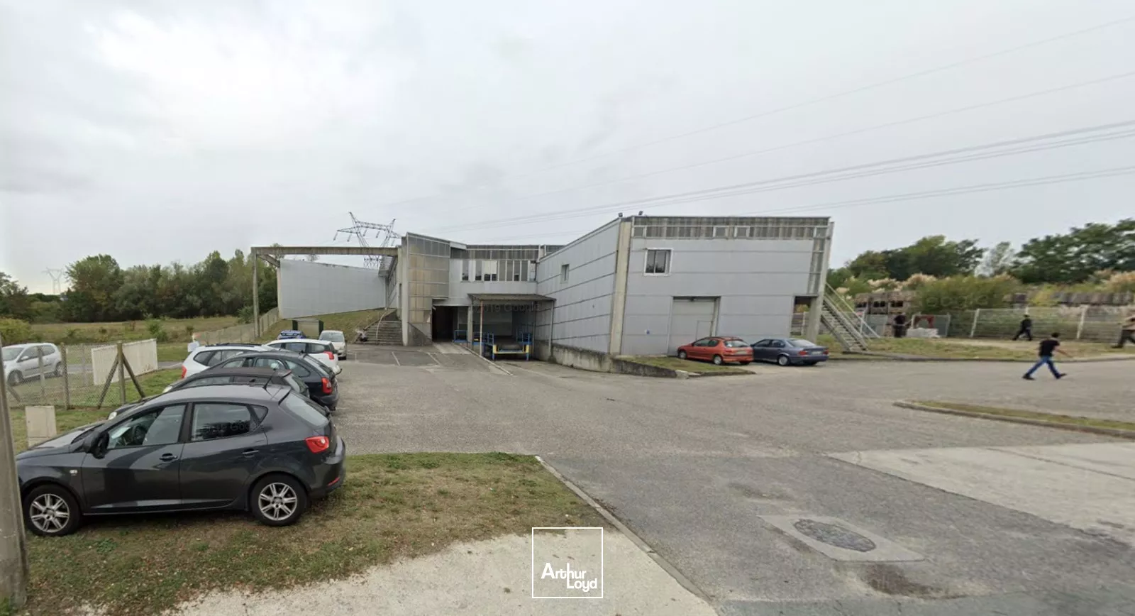 Local d'activités avec entrepôt et bureaux à louer à Carbon Blanc