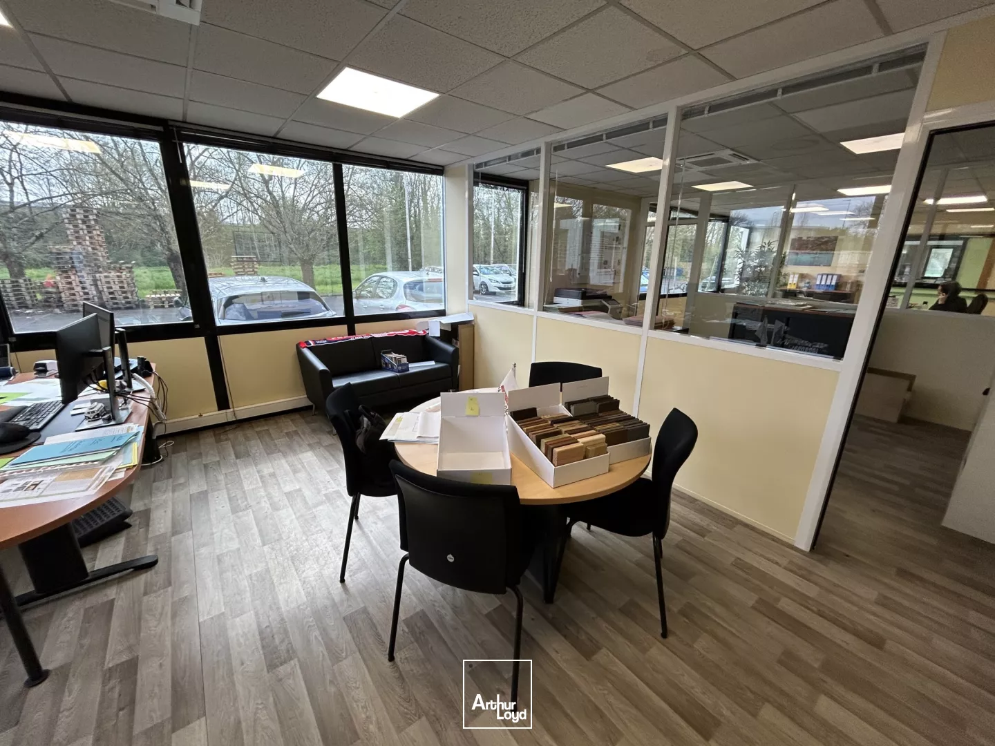 Local d'activités disponible à la location à Carbon Blanc