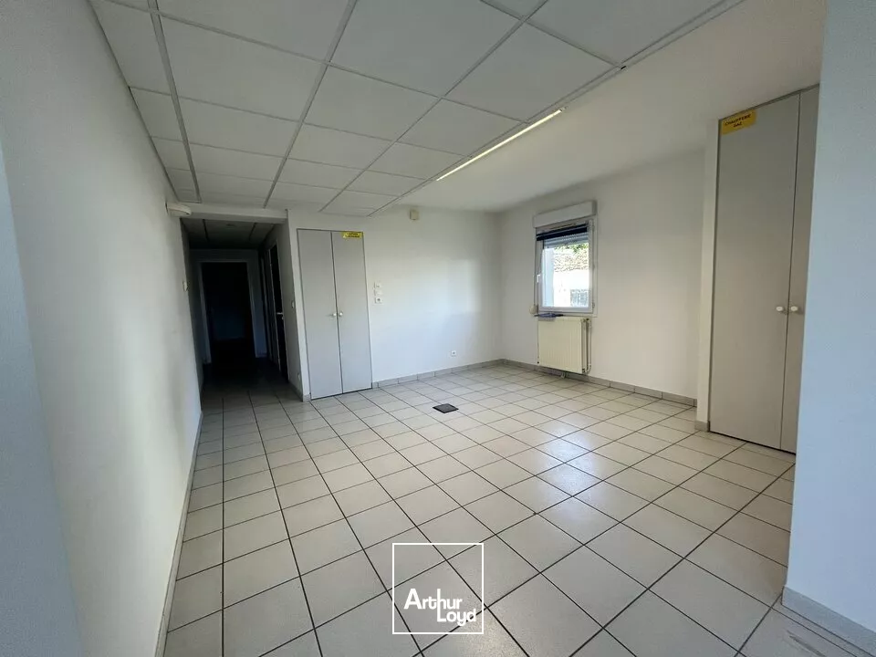 Chatenoy le Royal, Bureaux de 95 m² 