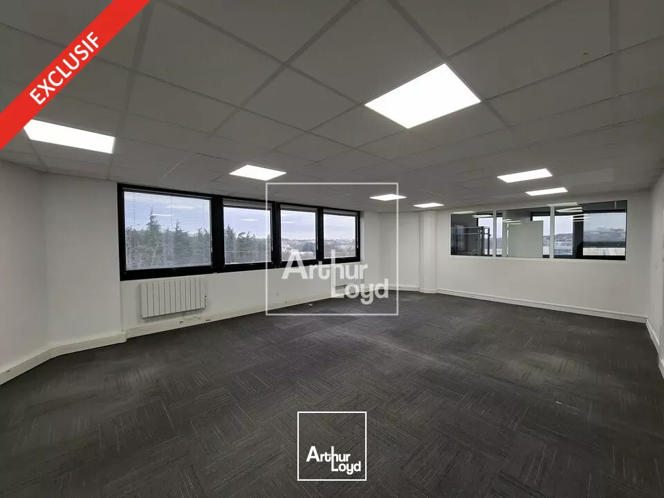 Bureaux à louer au pied du RER A de Lognes