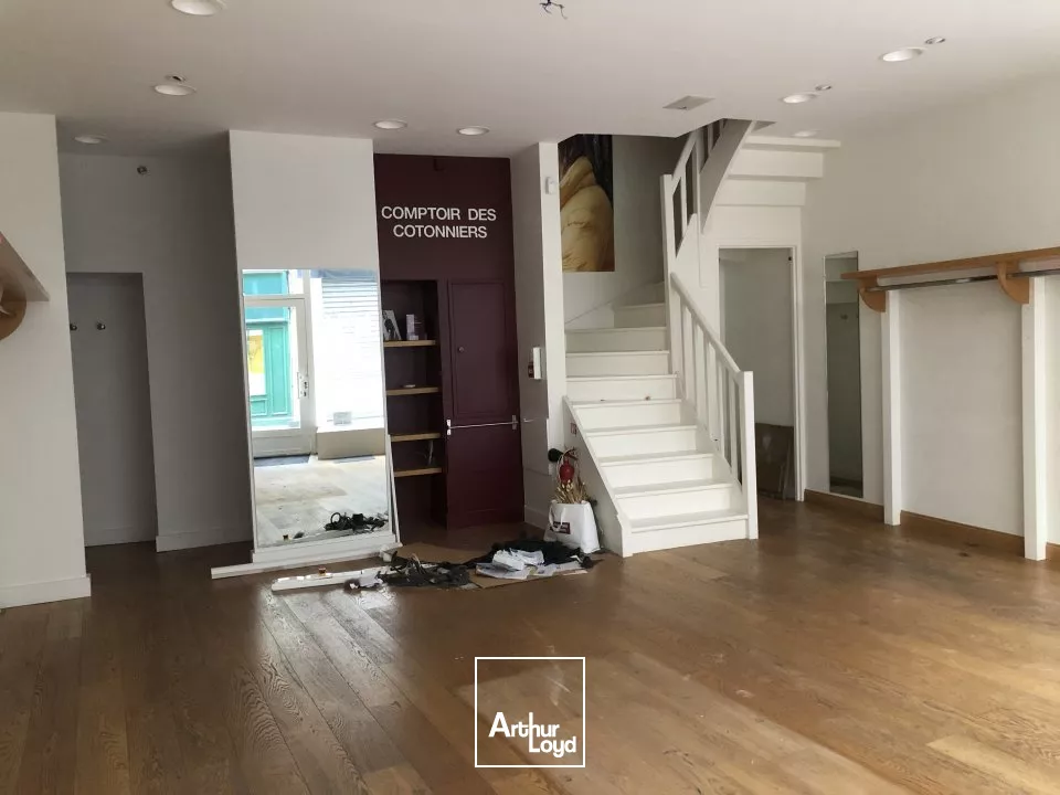 local commercial centre ville