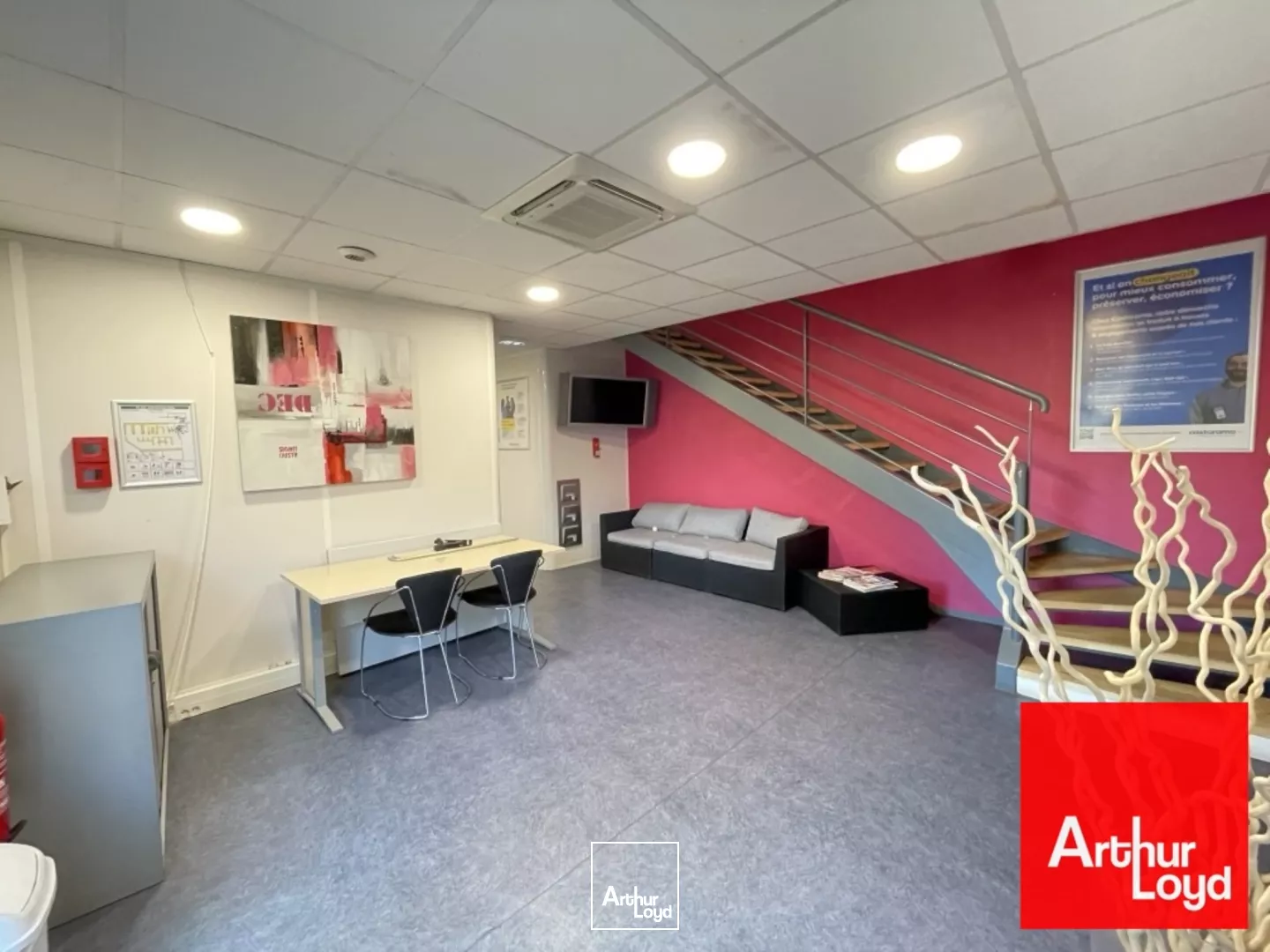 BUREAUX DE 211 M2 A LOUER - LATTES