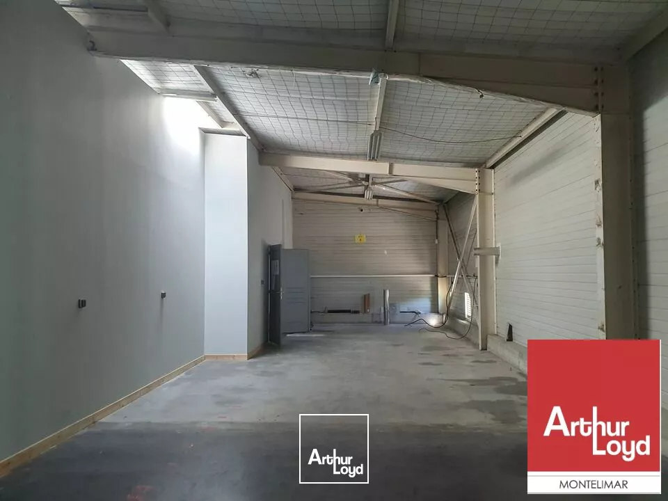 MONTELIMAR - ZONE DU MEYROL - A LOUER LOCAL D'ACTIVITE D'ENVIRON 470 M2 AVEC PARKING