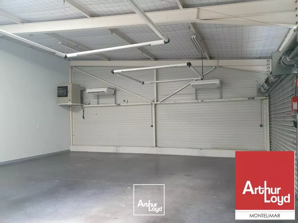 MONTELIMAR - ZONE DU MEYROL - A LOUER LOCAL D'ACTIVITE D'ENVIRON 470 M2 AVEC PARKING