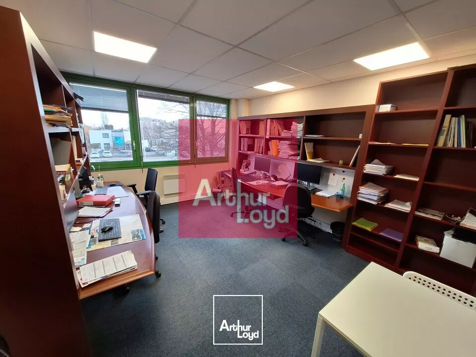 CLERMONT-FERRAND LA PARDIEU A LOUER BUREAUX 63M² 