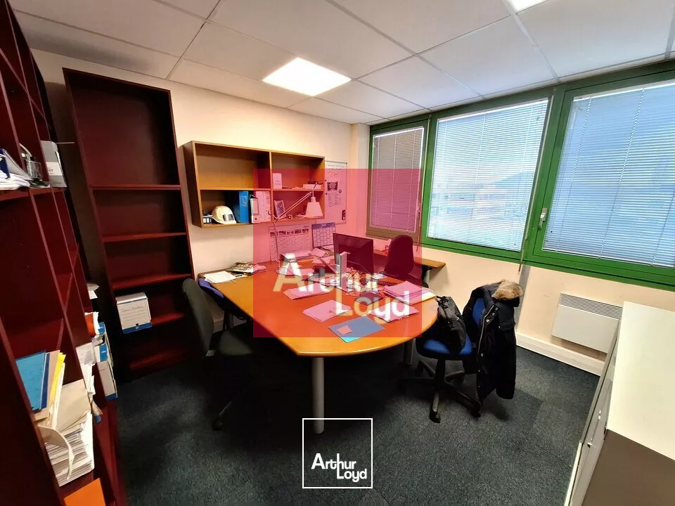 CLERMONT-FERRAND LA PARDIEU A LOUER BUREAUX 63M² 