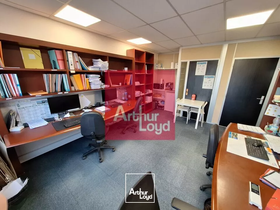 CLERMONT-FERRAND LA PARDIEU A LOUER BUREAUX 63M² 
