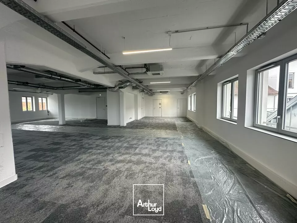 BUREAUX à LOUER de 339 m²