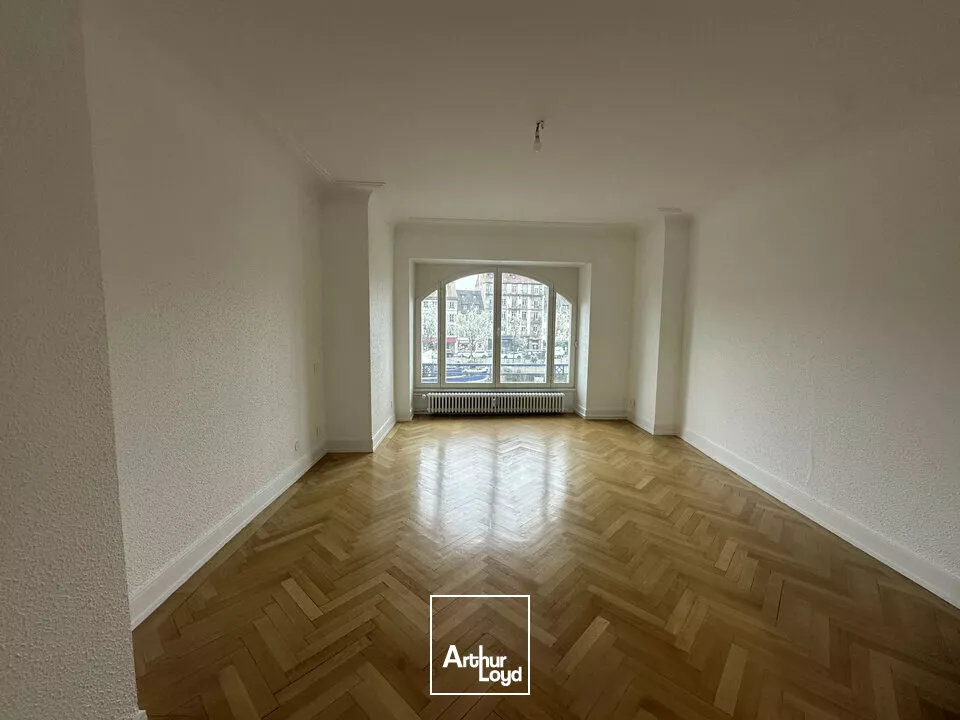 BUREAUX à VENDRE de 321 m²