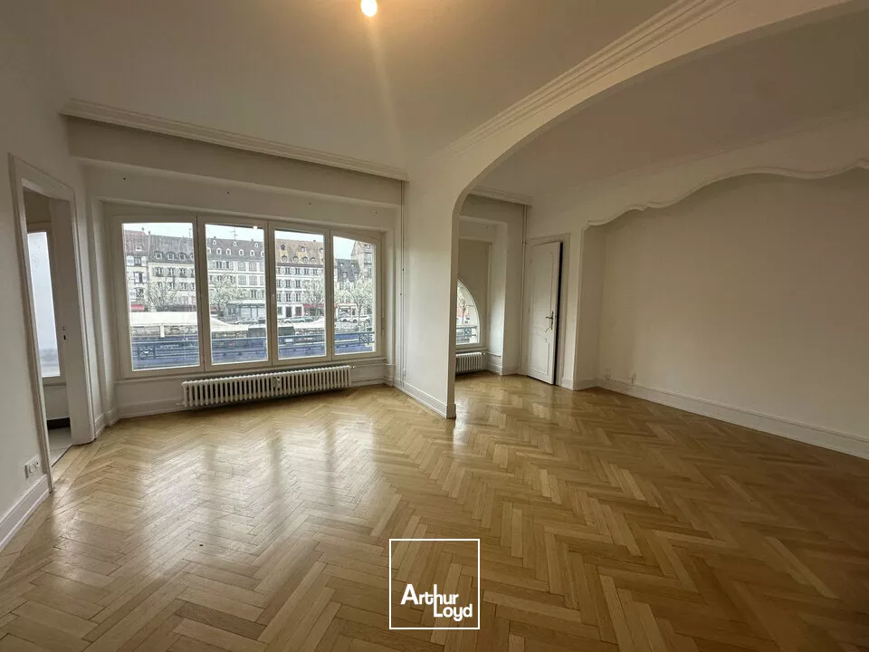 BUREAUX à VENDRE de 321 m²