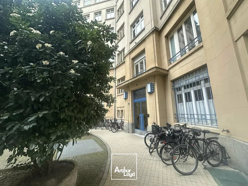 BUREAUX à VENDRE de 321 m²