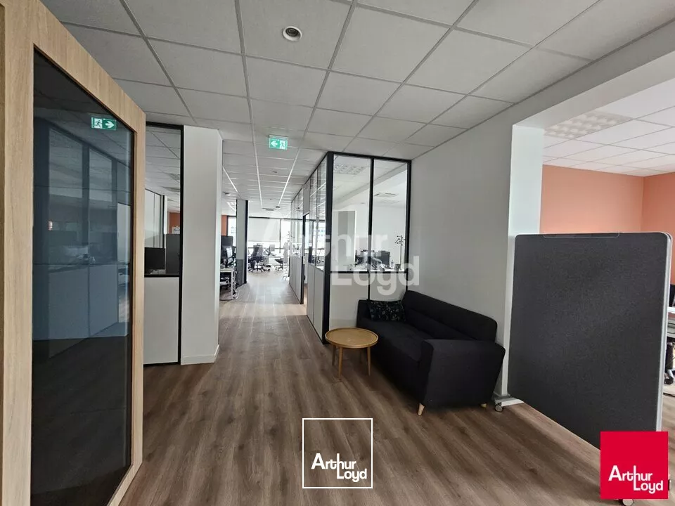 ANGERS OUEST PLATEAUX DE BUREAUX DE 405 M² AVEC TERRASSE A LOUER 