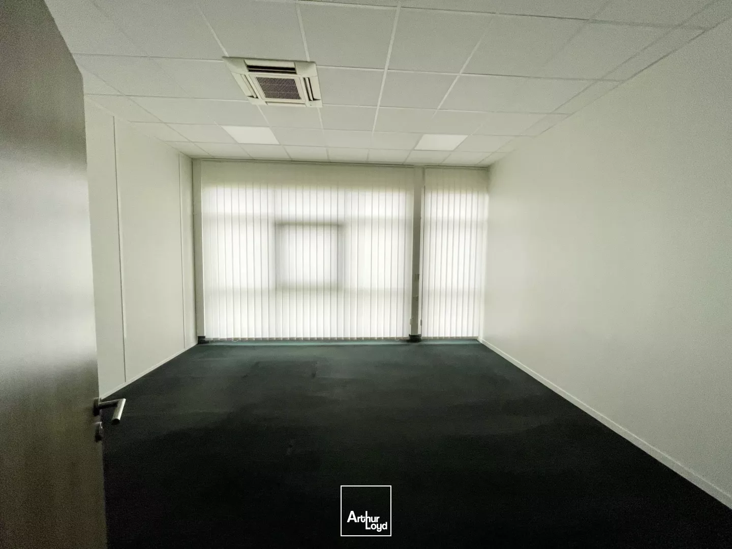 Location Bureaux à ISNEAUVILLE 76230